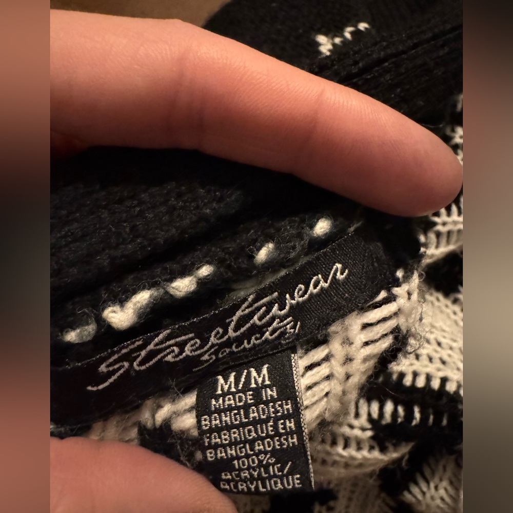 Cardigan 🖤 - Picture 2 of 6